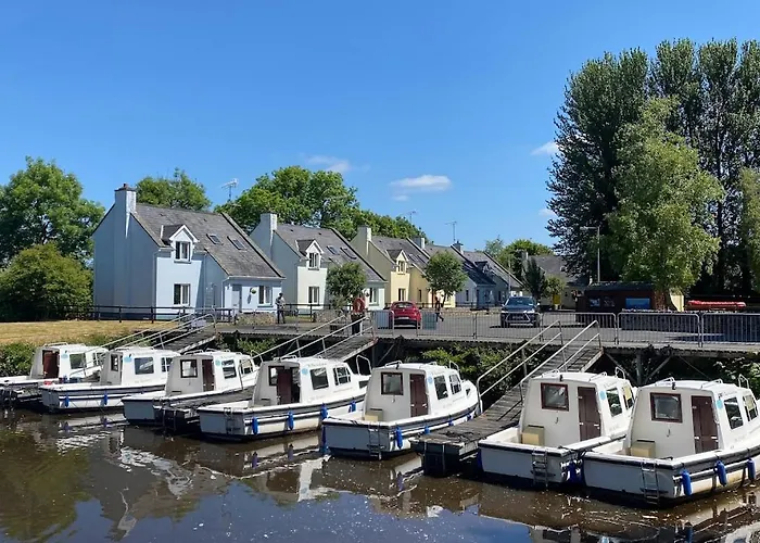 Semesterbostad Leitrim Quay - Riverside 2 *