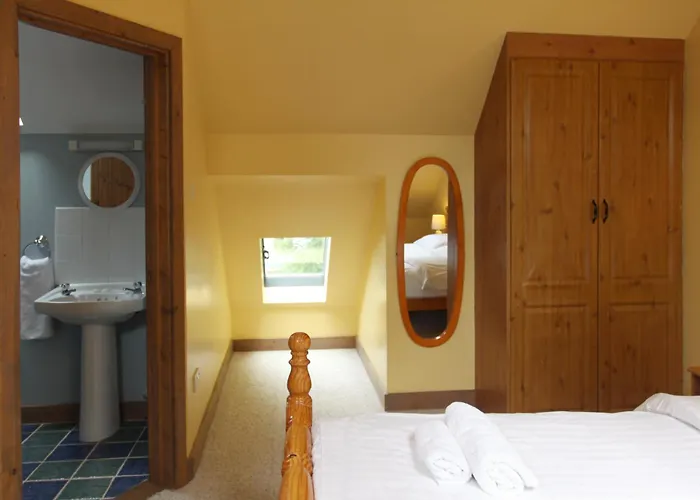 Leitrim Quay - Riverside 2 County Leitrim