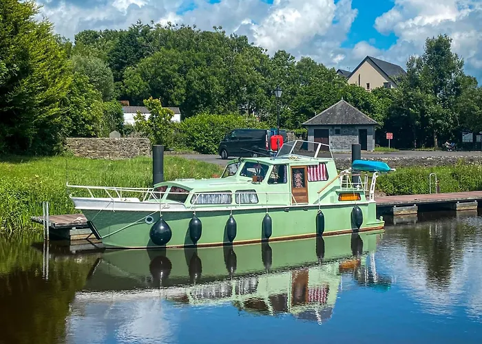 Leitrim Quay - Riverside 2 County Leitrim